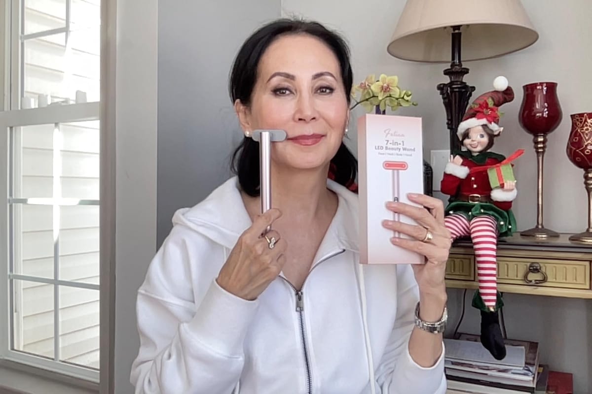 How to Use Red Light Therapy Wand on Face